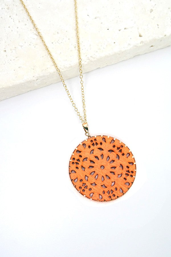 FLOWER WOOD DISC PENDANT NECK| 31017044