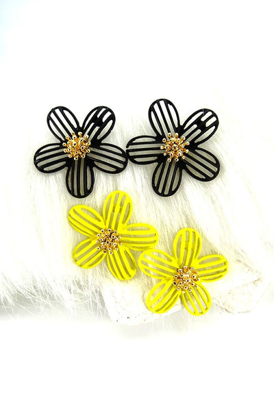 Flower Charm stud earring | 21E0268