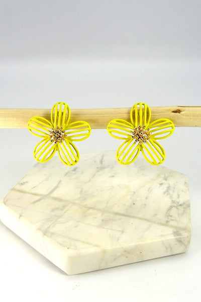 Flower Charm stud earring | 21E0268