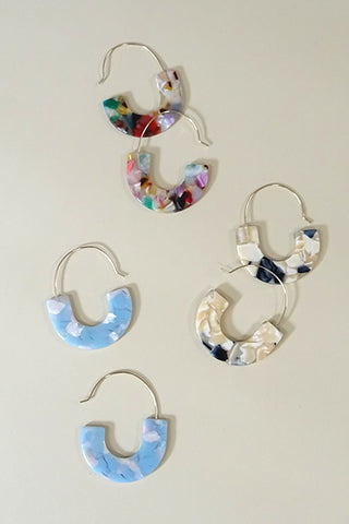 RESIN U SHAPE EARRING | 31E24160