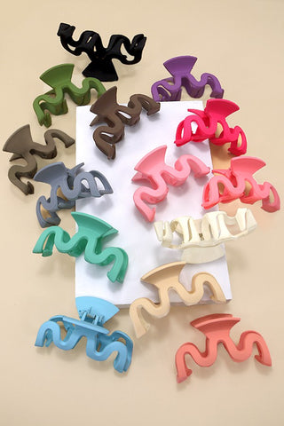 MATTE WAVY MATT HAIR CLAW CLIPS | 40H354