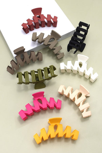 MATTE JUMBO WAIVY NON SLIP HAIR CLAW CLIP | 40H389