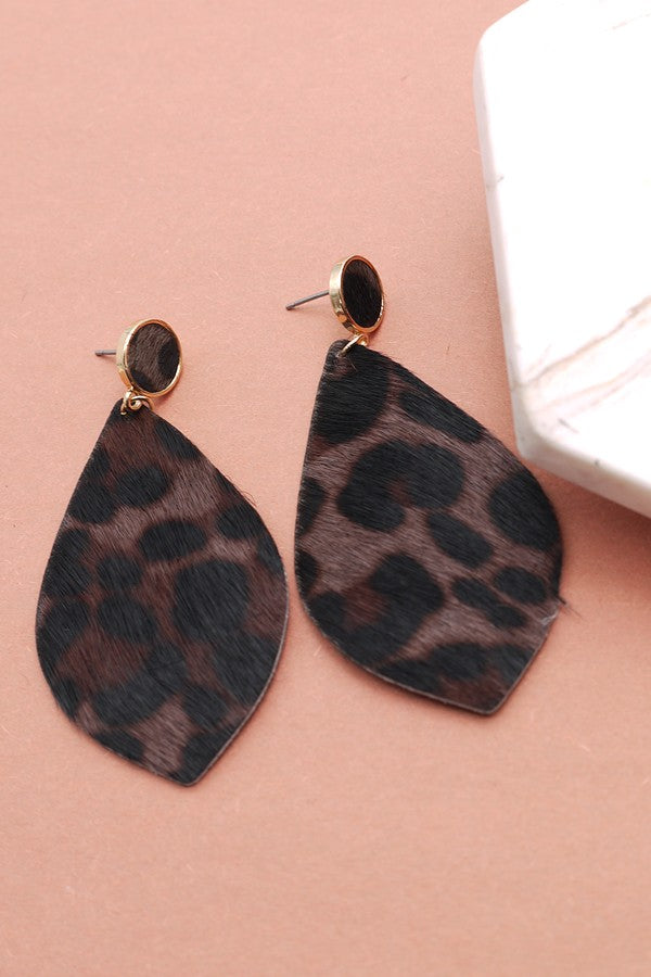 ANIMAL PRINT FAUX LEATHER POST EARRINGS | 51E1090419