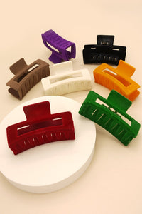 JUMBO VINTAGE VELVET RECTANGLE HAIR CLAW CLIP | 40H392