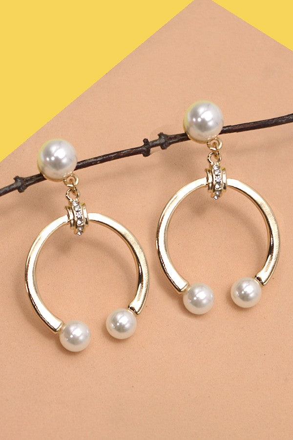 ELEVATED U SHAPE PEARL EARRINGS | 47E13754