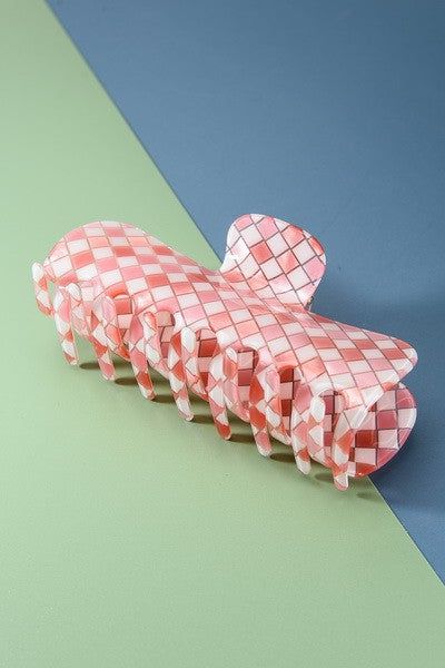 OVERSIZED CHECKERED ACRYLIC HAIR CLAW CLIP | 40H448