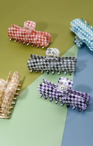 OVERSIZED CHECKERED ACRYLIC HAIR CLAW CLIP | 40H448