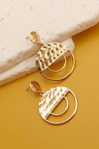 HAMMERED CIRCLE POST EARRINGS | 31E22093