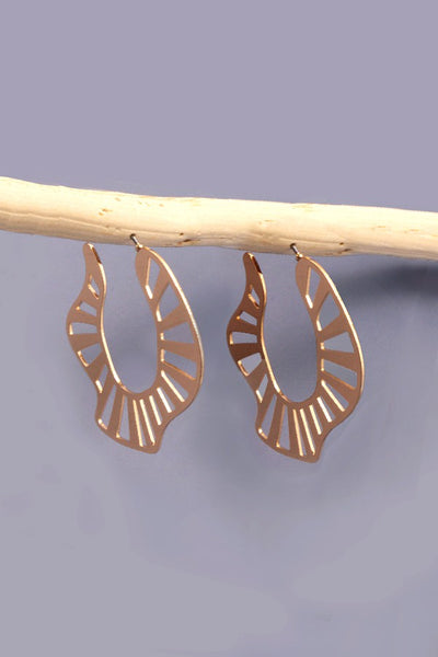 CUTOUT OFF SHAPE HOOP EARRINGS | 31E22574