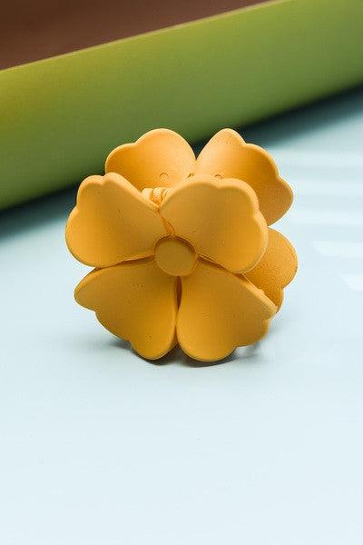 MATTE FLOWER HAIR CLAW CLIPS | 40H466