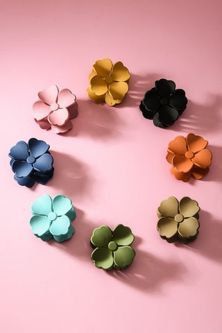 MATTE FLOWER HAIR CLAW CLIPS | 40H466