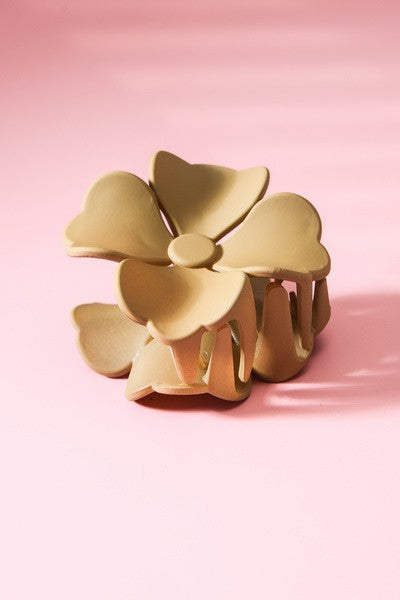 MATTE FLOWER HAIR CLAW CLIPS | 40H466