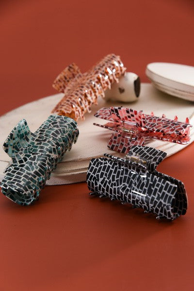 JUMBO BRICK PRINT CELLULOSE HAIR CLAW CLIPS | 40H467