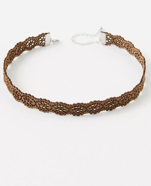 FLOWER CARVED CHOKER | 31N22127