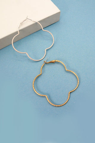 MATTE CLOVER HOOP EARRINGS | 31SE22005