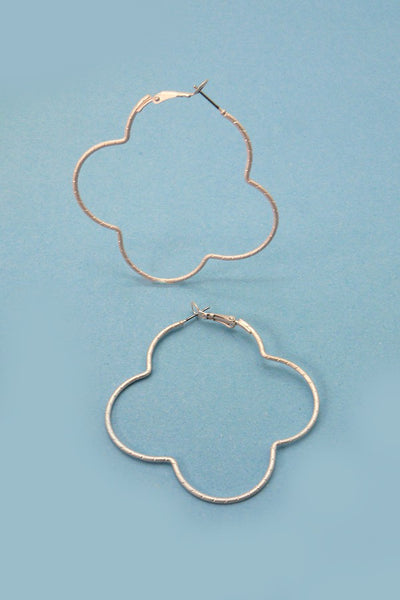 MATTE CLOVER HOOP EARRINGS | 31SE22005