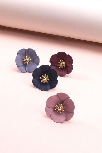 MATTE SOFT FLOWER STUD EARRING | 51E2070924