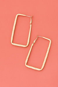 ETCHED RECTANGLE HOOP EARRINGS | 51E2062578