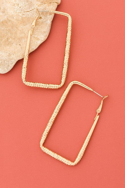 ETCHED RECTANGLE HOOP EARRINGS | 51E2062578