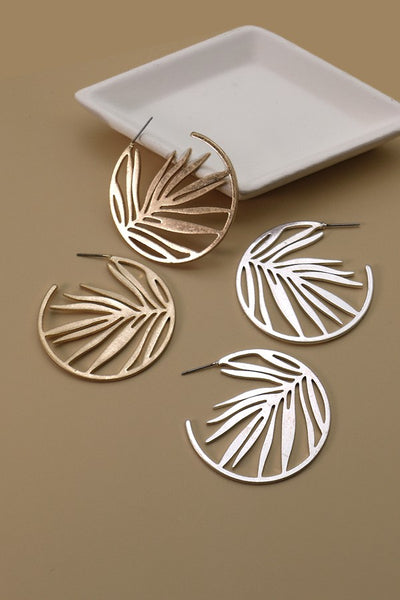 CUTOUT LEAF HOOP EARRINGS | 51E2062581