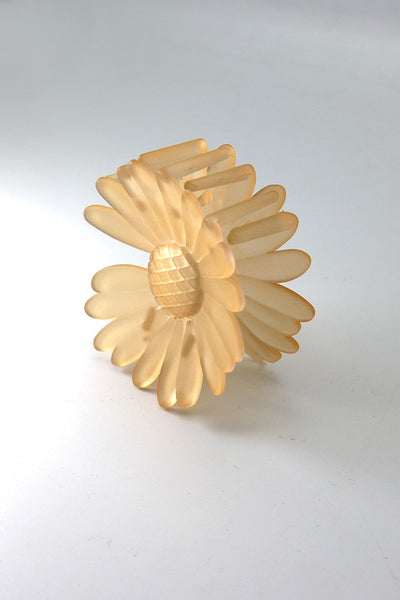 FROSTED TRANSLUCENT FLOWER HAIR CLAW CLIPS | 40H488