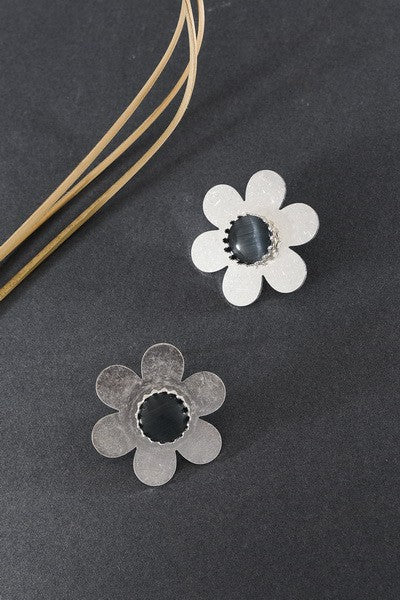 STONE FLOWER STUD EARRINGS | 51E2080155