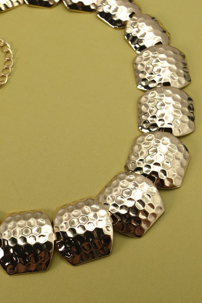 HAMMERED GOLD STATEMENT NECKLACE | 52N2081346