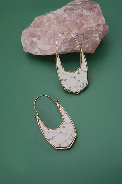 NATURAL STONE GEO HOOP EARRINGS | 52E2081871