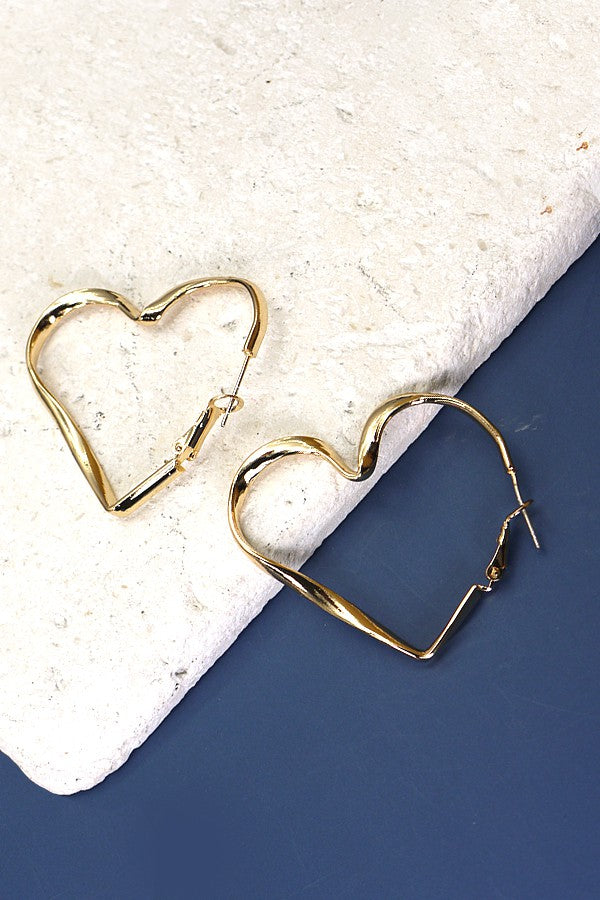 TWISTED HEART HOOP EARRINGS | 52E2082244