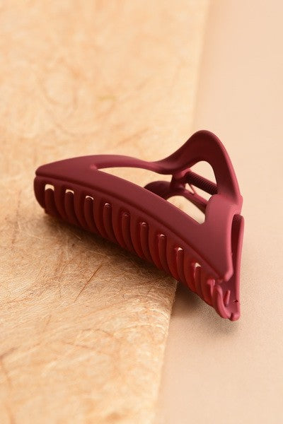 EXTRA LARGE CURVED TRIANGLE HAIR CLAW CLIPS | 40H515