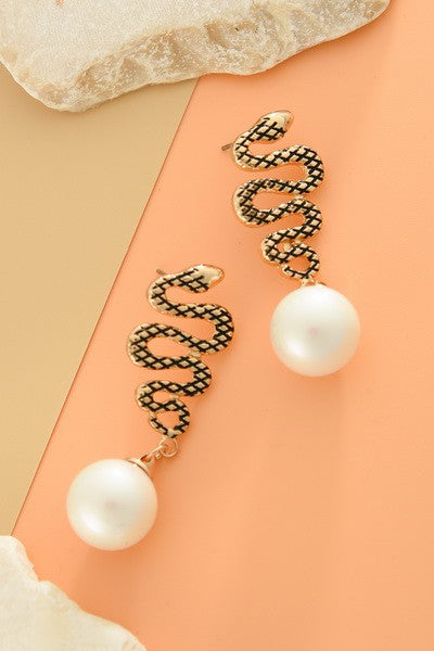 SNAKE DROP PEARL EARRINGS | 31E23054