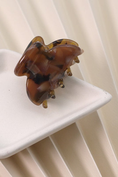 SMALL CELLULOSE TORTOISE HAIR CLAW CLIPS | 40H528
