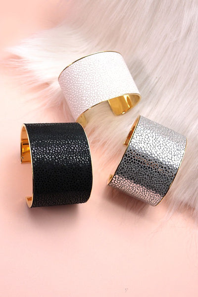 UPSCALE FAUX LEATHER CUFF BRACELET  |  10B2110901