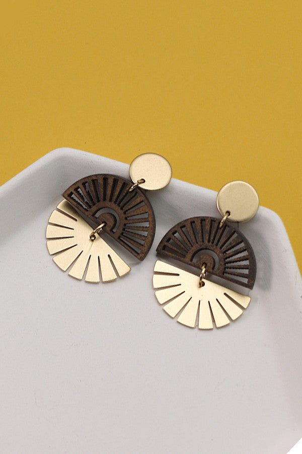 DOUBLE FAN SHAPE WOOD METAL MIX EARRINGS | 80E022