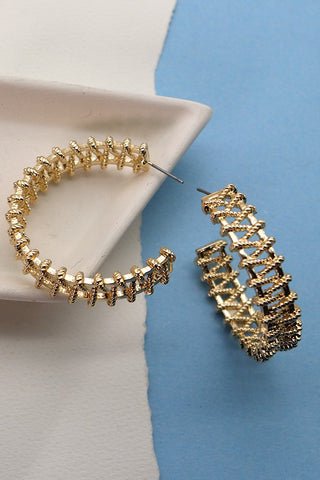 ARTISANAL WEAVE GOLD HOOP EARRINGS | 31E23351