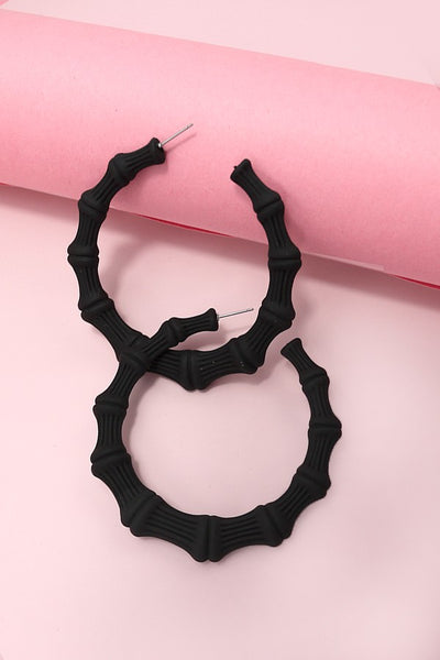 LARGE MATTE COATED BAMBOO HOOP EARRINGS | 10E3010929