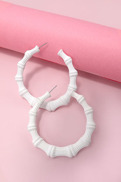 LARGE MATTE COATED BAMBOO HOOP EARRINGS | 10E3010929