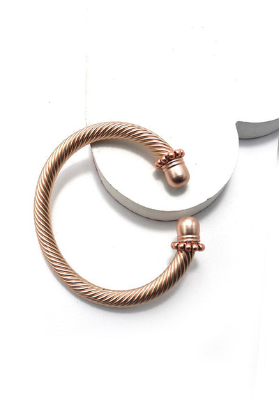 CABLE STONE TEXTURED TUBE CUFF BRACELET | 10B3021005