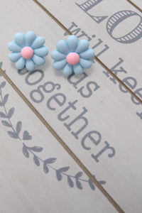 MATTE DAISY FLOWER STUD | 10E3022310