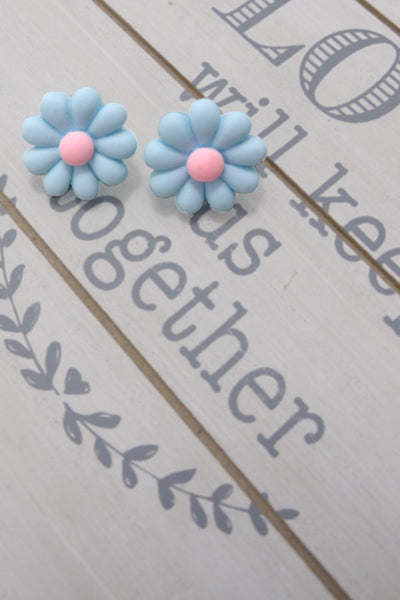 MATTE DAISY FLOWER STUD | 10E3022310