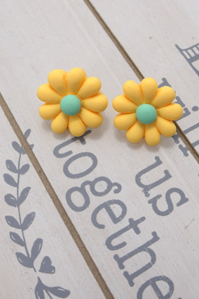 MATTE DAISY FLOWER STUD | 10E3022310