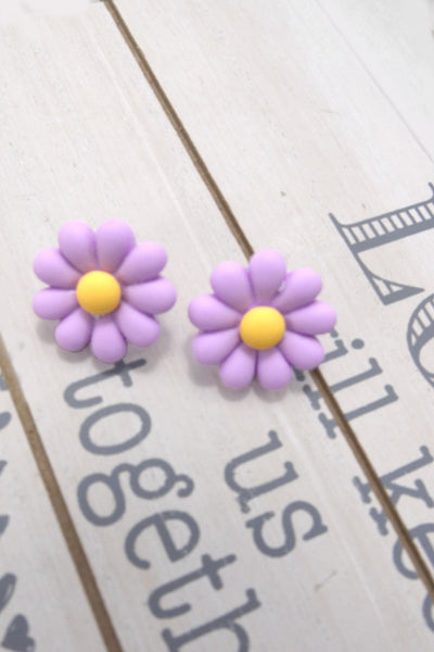 MATTE DAISY FLOWER STUD | 10E3022310