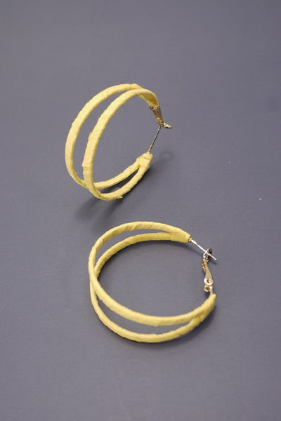 BOHO RAFFIA WRAPPED DOUBLE HOOP EARRINGS | 10E3021003