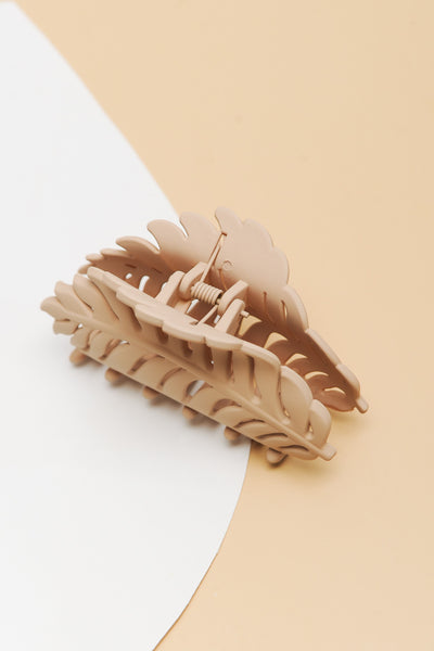 JUMBO MATTE LEAF HAIR CLAW CLIPS | 40H573