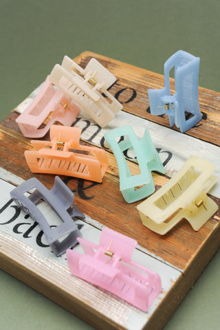 TRANSLUCENT PASTEL HAIR CLAW CLIPS 40H581