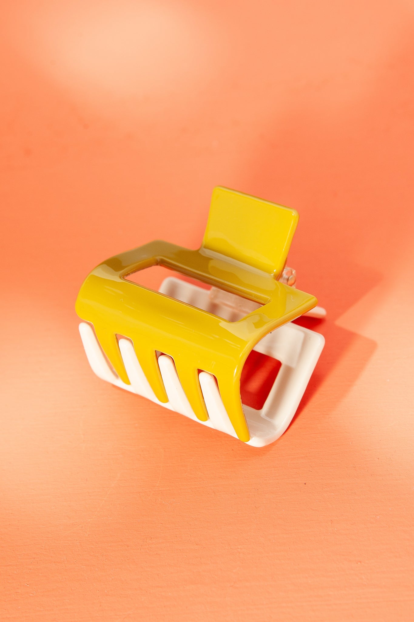 MID SIZE DOUBLE SIDE CELLULOSE HAIR CLAW CLIPS | 40H586