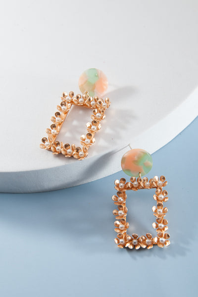 RECTANGLE PEARL FLOWER DROP EARRINGS | 80E387