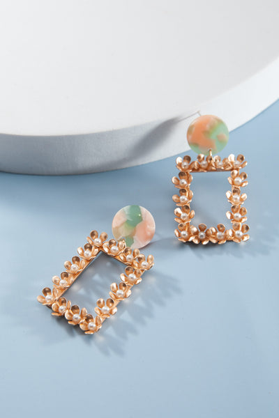 RECTANGLE PEARL FLOWER DROP EARRINGS | 80E387