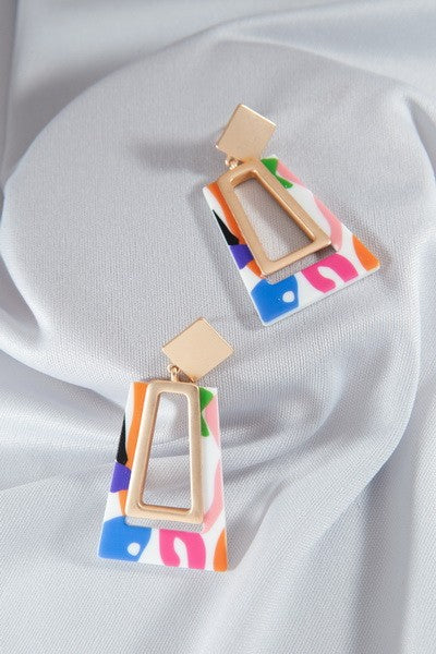 TRAPEZOID CUT OUT GRAPHIC PRINT  DROP EARRINGS | 80E542