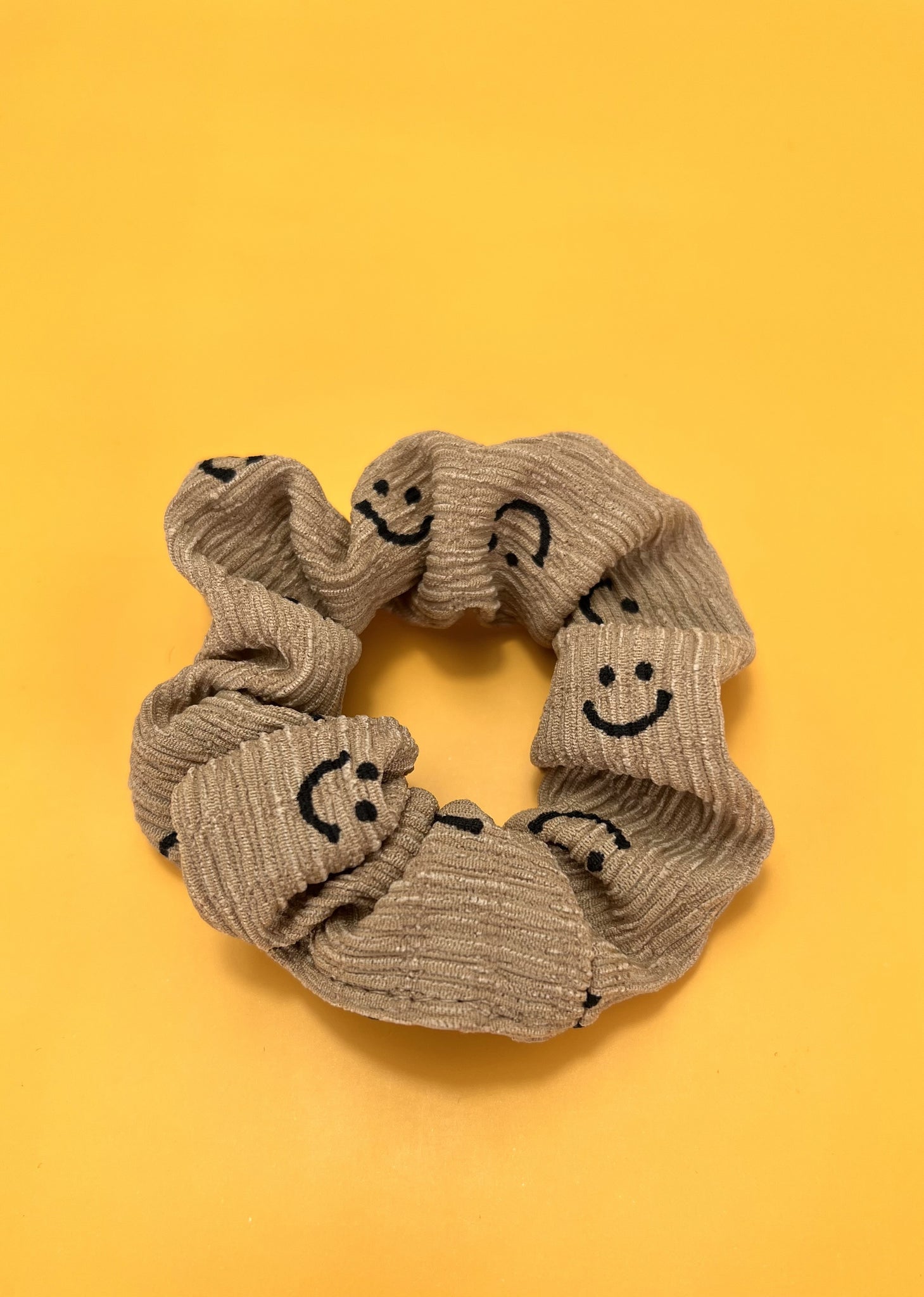 SOFT SMILEY HAIR SCRUNCHES |40S712